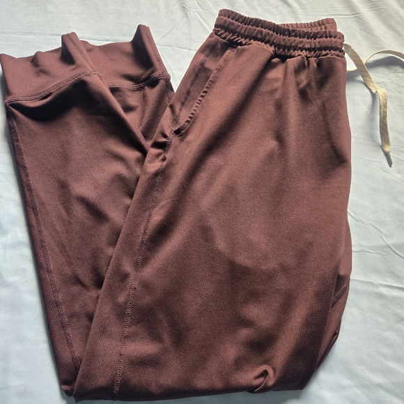 Vuori Other - Vuori Sunday Performance Joggers Burgundy Color